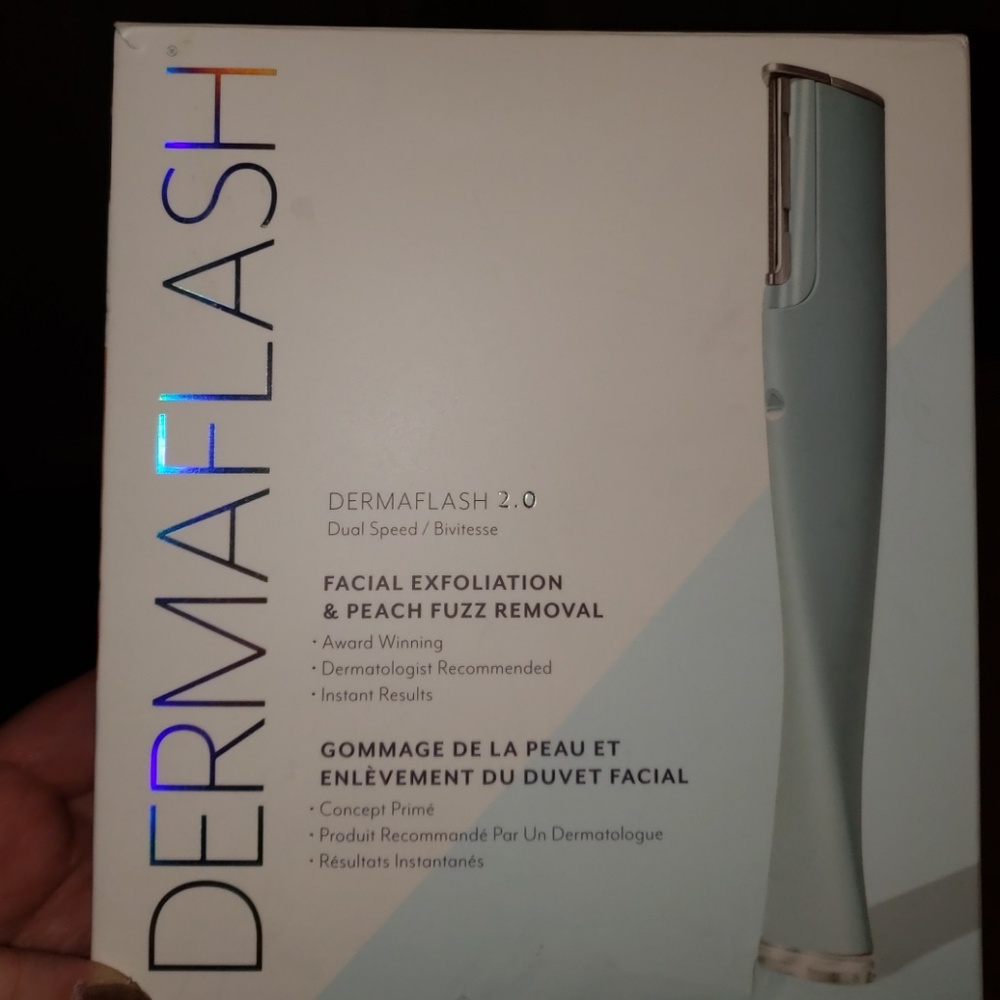 Dermaflash 2.0 and the essentials set